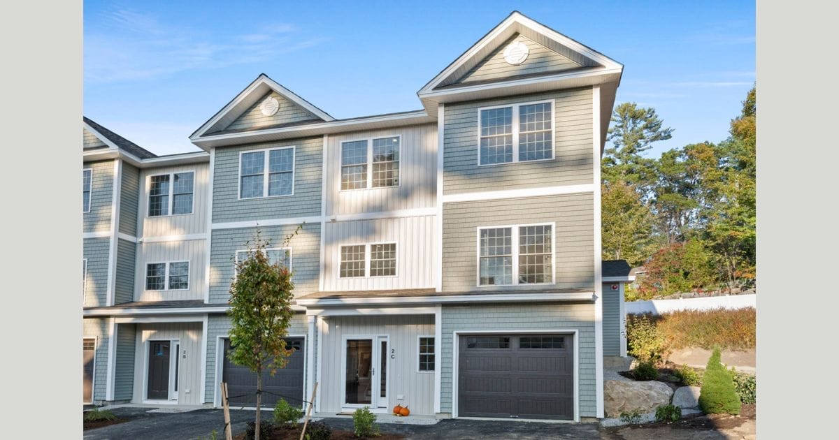 Dearborn Circle 3-Story Goffstown NH